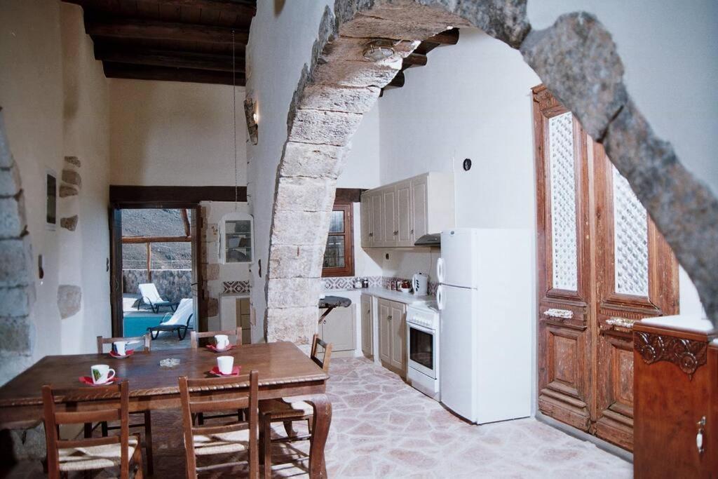 Traditional Villa With Pool In Sfakia Imbros Exterior foto